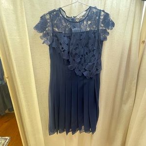 Anne Fontaine Blue Pleated Floral Appliqué Short Sleeve Midi Dress